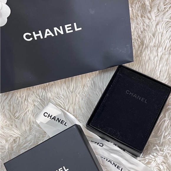 Authentic Chanel CC Pendant Chain Necklace Metal with Faux Pearl 2014 collection - Picture 4 of 5